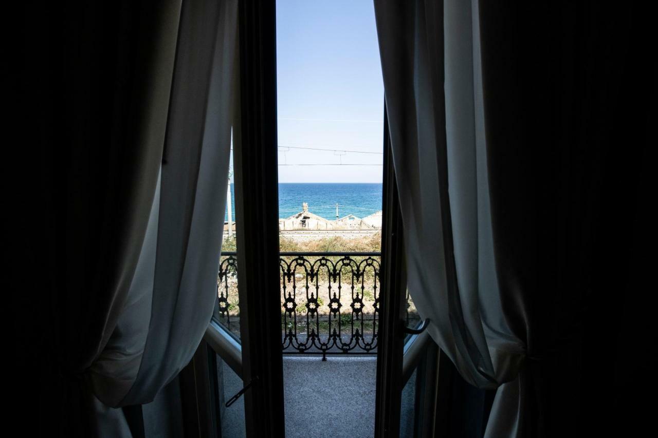 Hotel Dimora Le Pietre Del Mare à Pizzo  Extérieur photo